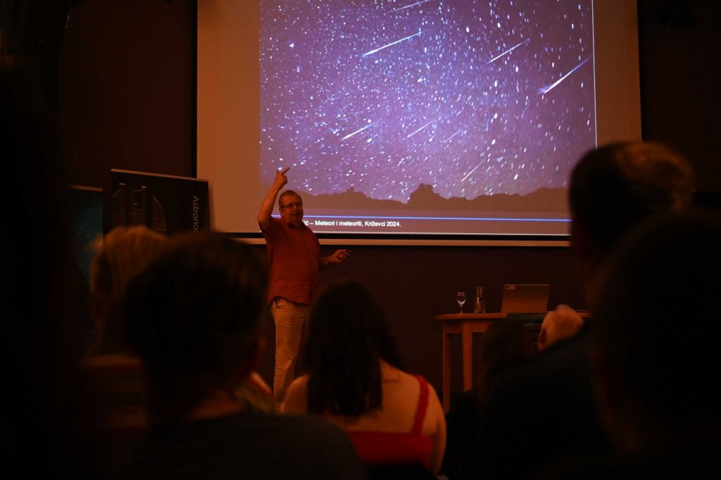 Prof. Željko Andreić na Danima meteorita Križevci (foto iz arhive AD Perzeidi)